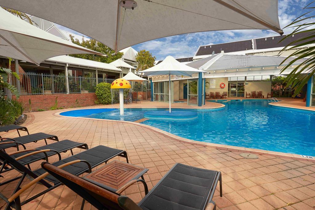 Broadwater Resort Como Perth Exterior foto